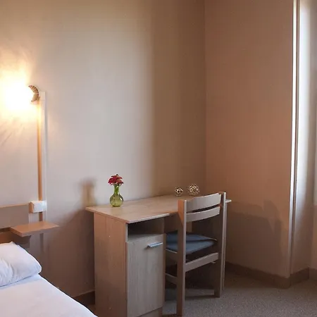 Hotel Des Pyrenees 2*
