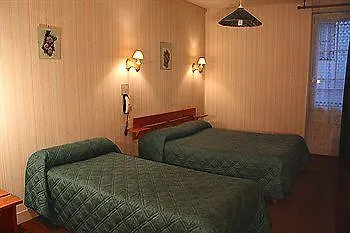 Des Pyrenees Hotel 2*
