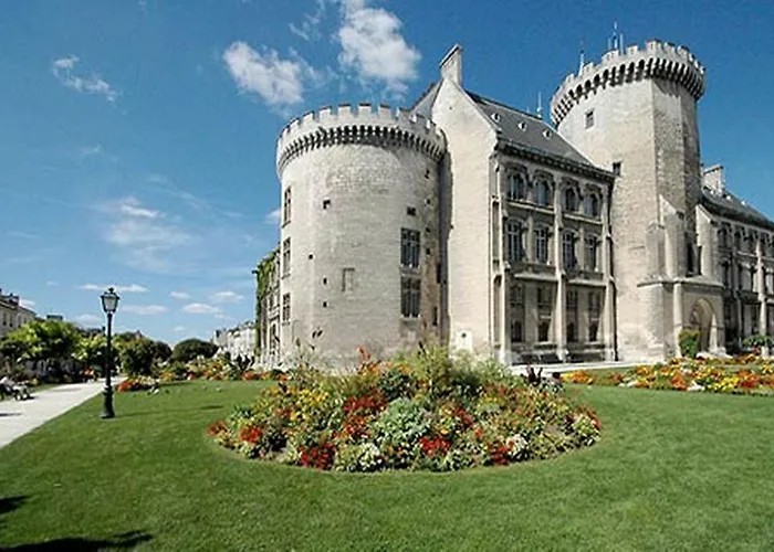 Отель Des Pyrenees